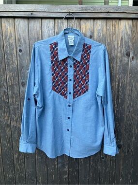 Vintage woven bib button up